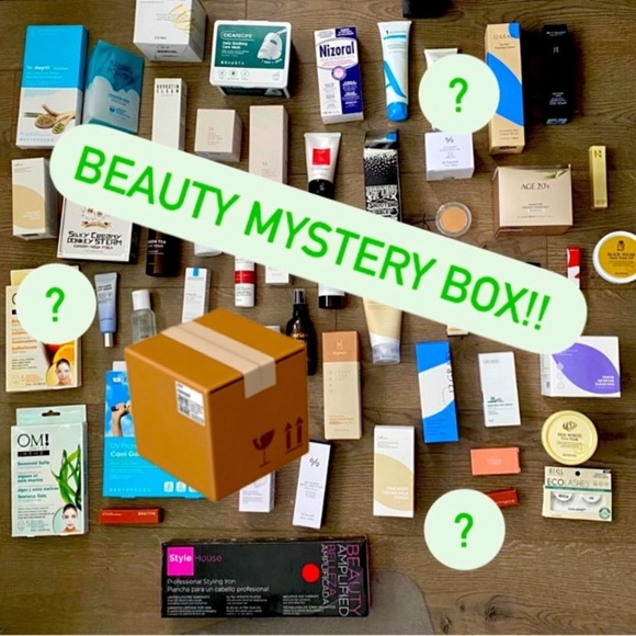 MEGA  BEAUTY MYSTERY BOX - Picture 1 of 3